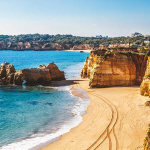 albufeira beach with cliff